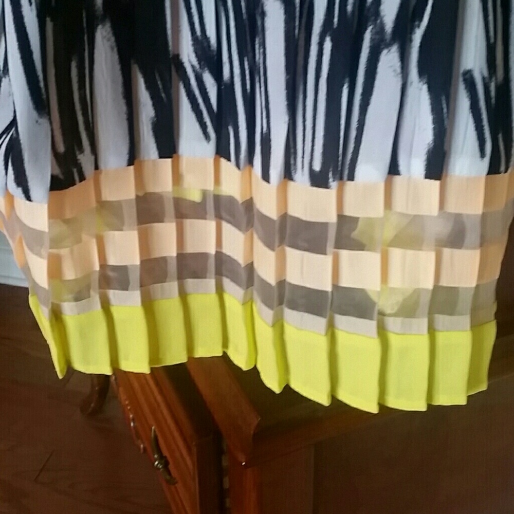 Blouse - Picture 2 of 2